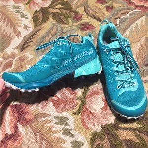NWOT La Sportiv trail running shoes - sz 7